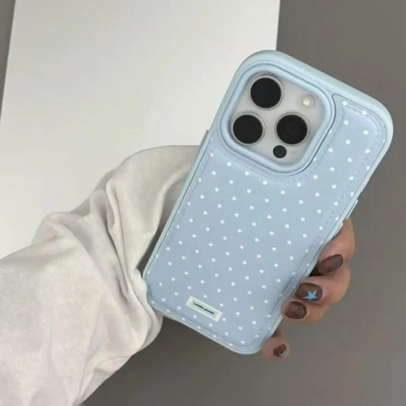 Coque de téléphone à motif mignon à pois bleus et roses avec protection de l'objectif en relief pour iPhone 17 16 15 14 13 12 Pro Max, en silicone souple anti-chute.