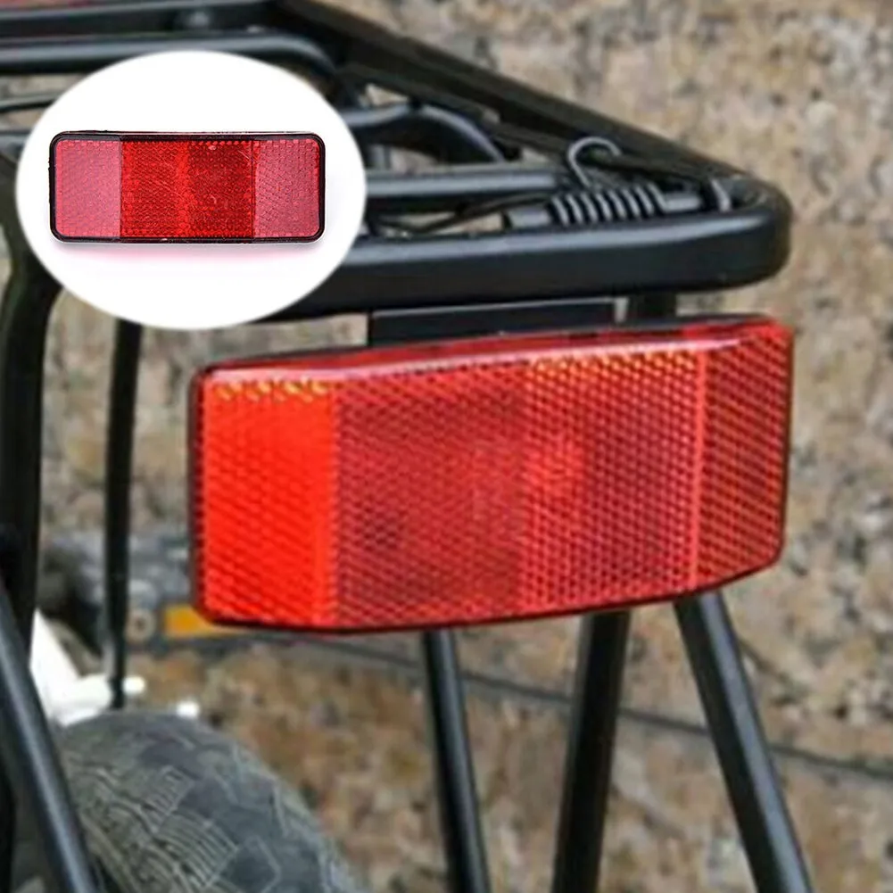 1 Stück Fahrrad-Sicherheitsreflektor, Rote Gepäckträgerleuchte mit 2 Löchern, 50mm Bolzenabstand, Kunststoff-Fahrradzubehör