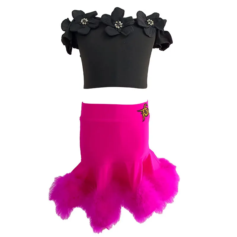 Traje de Baile Latino para Niñas, Top Corto Floral con Hombros Descubiertos, Falda con Volantes y Adornos de Piel Sintética Color Fucsia, para Salsa, Tango y Baile de Salón