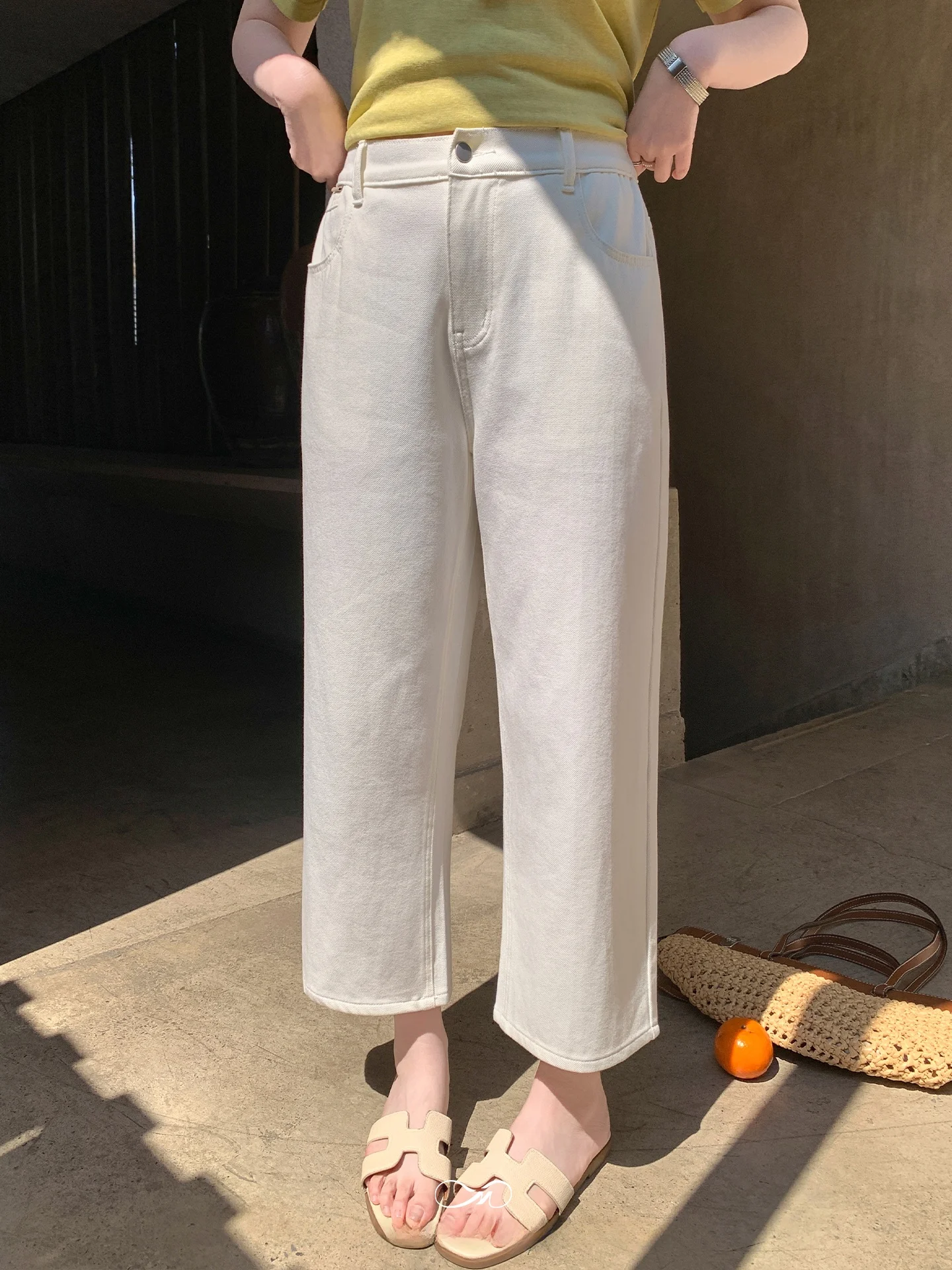 

Mashixi plus Size Women's Casual Straight Leg Jeans Loose Fit Nine-Tenths White Denim Pants Spring Season plus Size Ladies