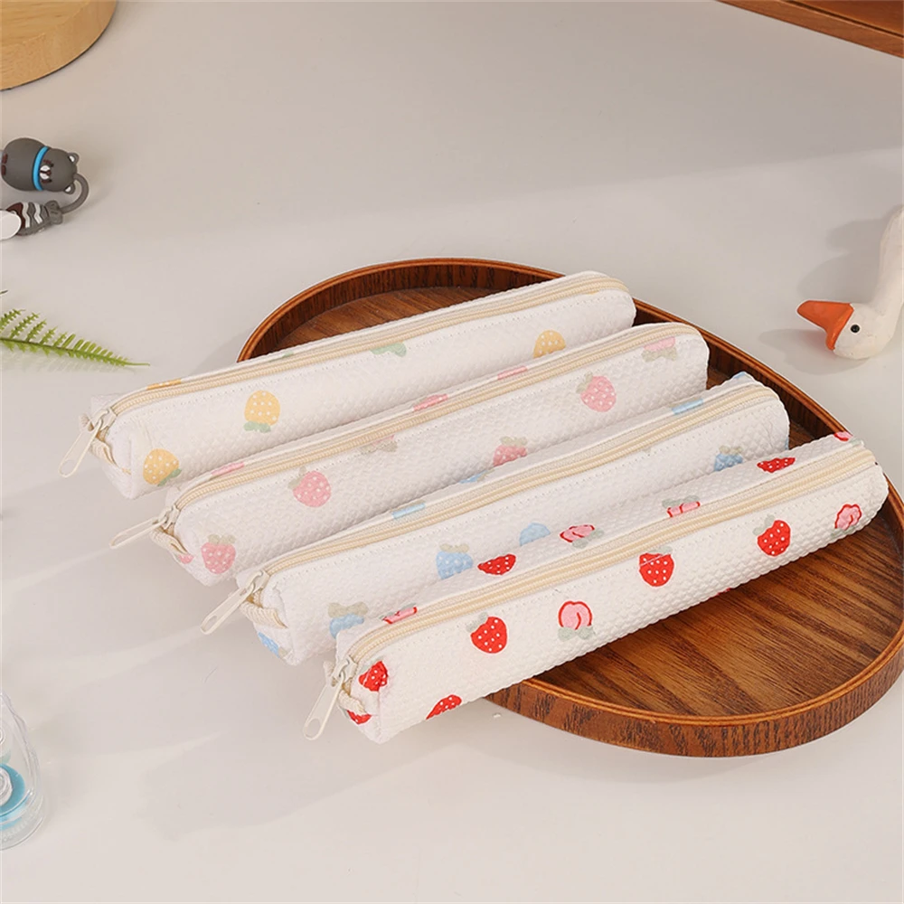 Ins morango lápis caso coreano papelaria armazenamento lápis saco estudantes do ensino médio papelaria lápis casos saco de cosméticos