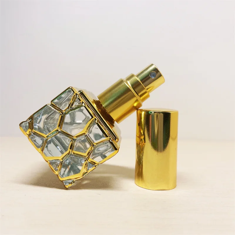 

10ML Mini Perfume Spray Bottle Water Cube Shape Portable Perfume Press Bottle Liquid Atomizer Gold Luxury Perfumes For Travel