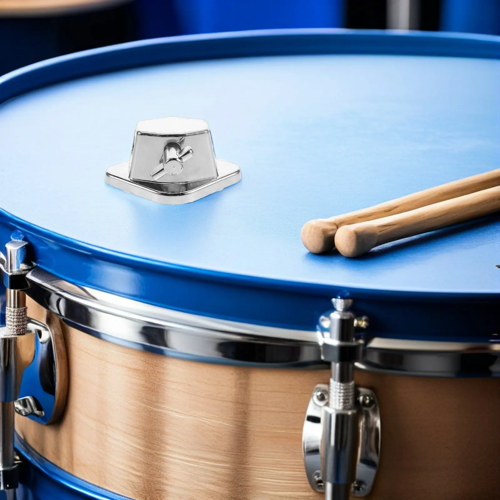 

Комплект из 3 аксессуаров для барабанной установки: кронштейн-держатель для напольного тома, основание-зажим для бас-барабана, крепление для тома, музыкальное оборудование