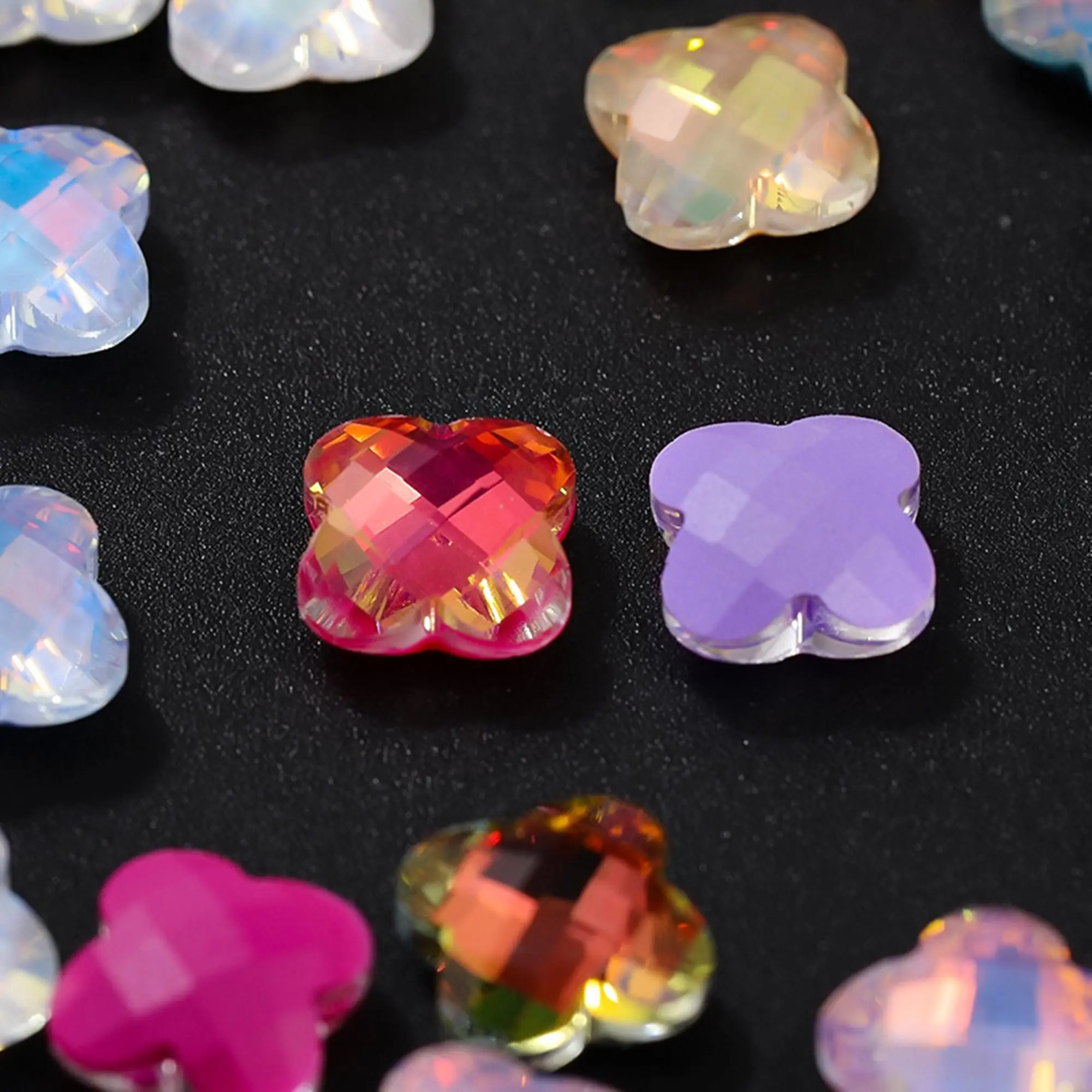 50pcs/lot 8x8mm new magic color three-dimensional four-leaf clover style glass jewelry No holes diy jewelry accessories