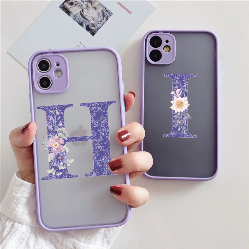 Custodia per telefono con lettera iniziale per iPhone 14 13 12 mini 11 15 Pro X XR XS 7 8 Plus Cover posteriore rigida antiurto con fiore viola retrò