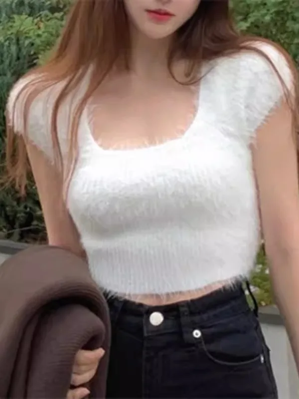 Sweter damski Dongda Gate Pure Desire Sexy z kwadratowym dekoltem, odkrywający biust, z futerkiem, dzianinowy, koreański styl, dopasowany krój.