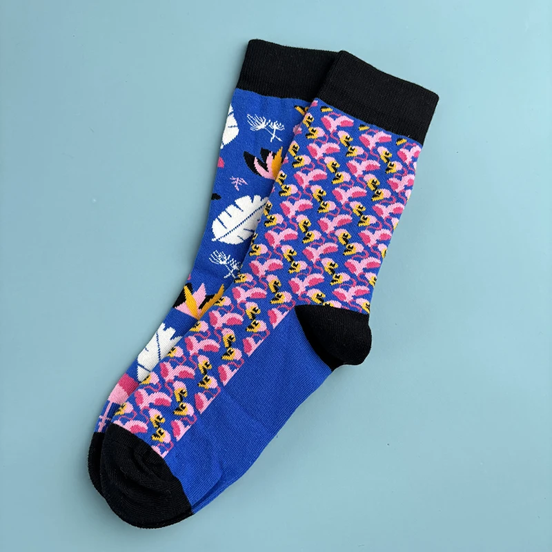 1 Pair Asymmetric Flamingo Print Mid-Calf Socks - Color-Block Fun Animal Pattern Cotton Socks for Trendy Outfits