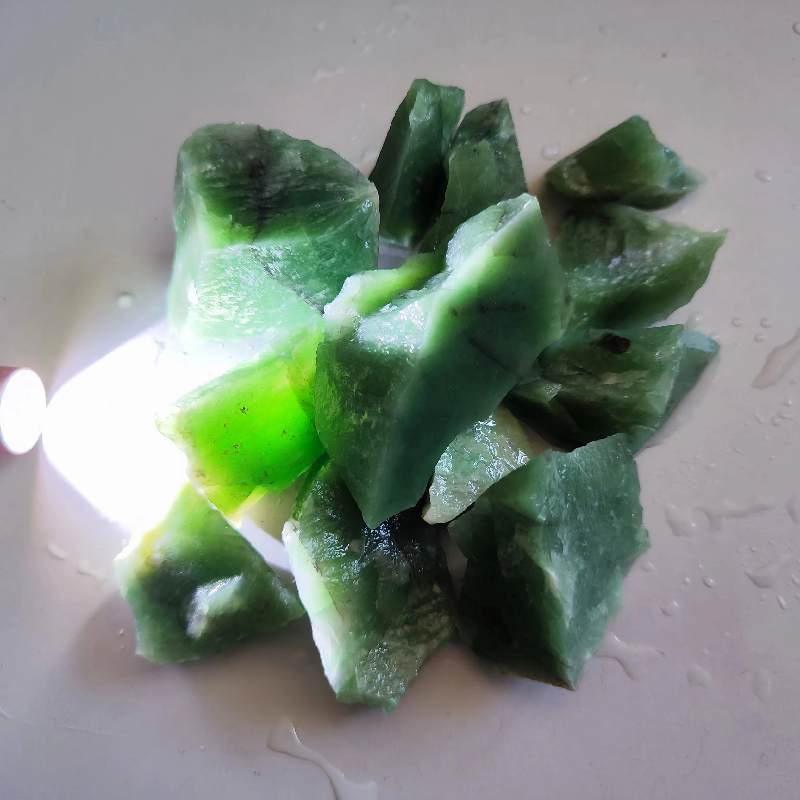 Jade Piedra Natural Dulong Jade Green Jadeite Raw Stone Mineral Specimens Jewelry Making Crystal Stone Home Decoration Stone