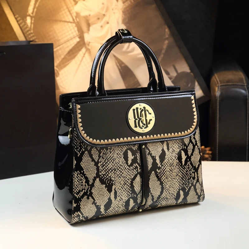 2024 New Snake Pattern Big Bag Women\'s Light Luxury Fashion Chain Underarm Bag Middle aged Mom Handheld Shoulder Bag