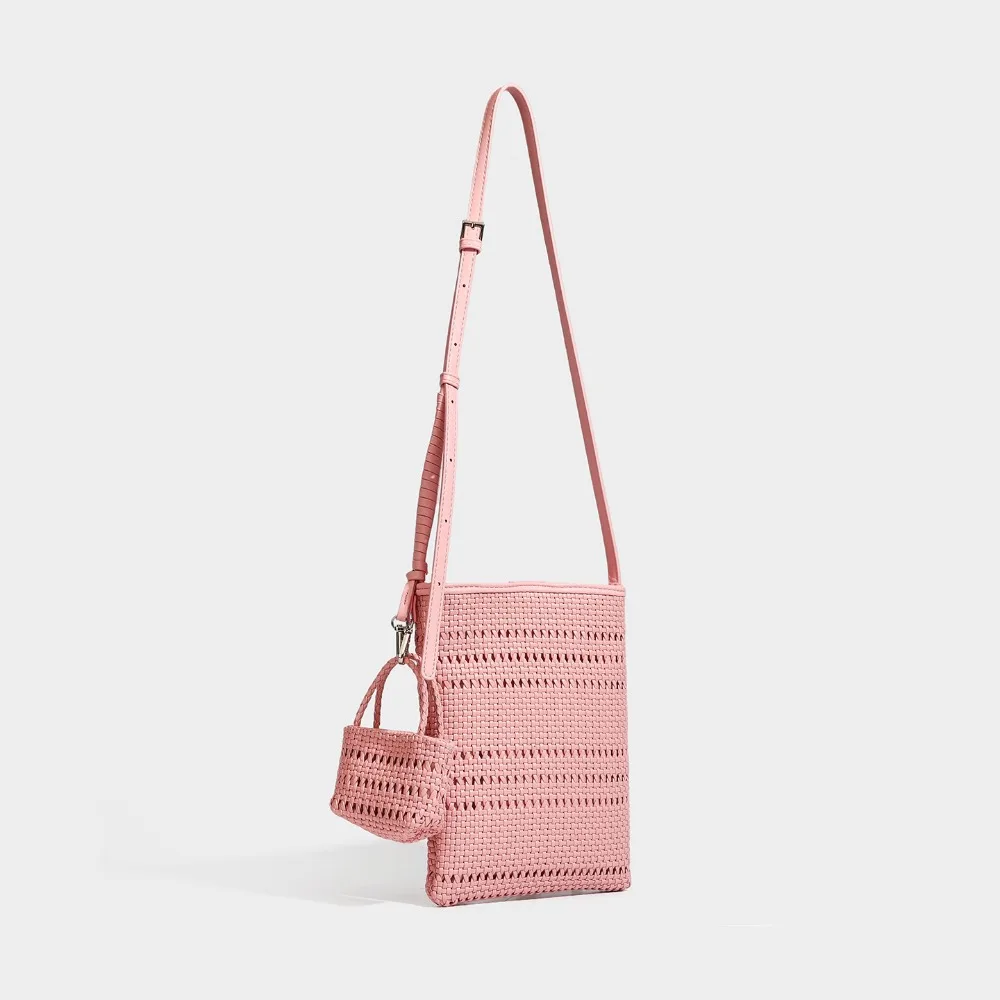 Niche Design Pure Hand-woven Hollow Shoulder Bag 2026 Summer New Dopamine Color Handbag Unique Texture Fashionable and Simple