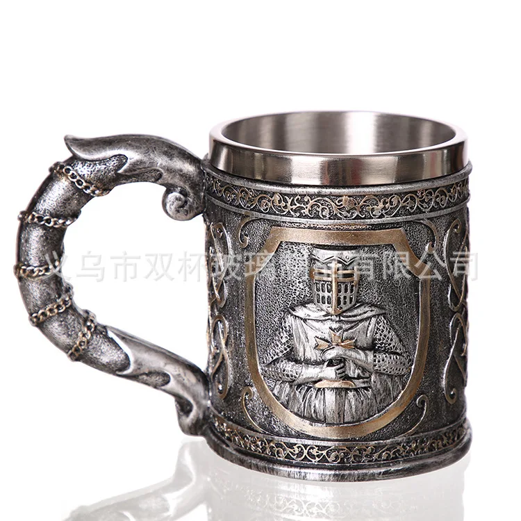 Viking Warrior Skull Beer Mug, 3D Axe Handle Stainless Steel Liner Stein, Gothic Resin Coffee Mug for Halloween & Bar Decor