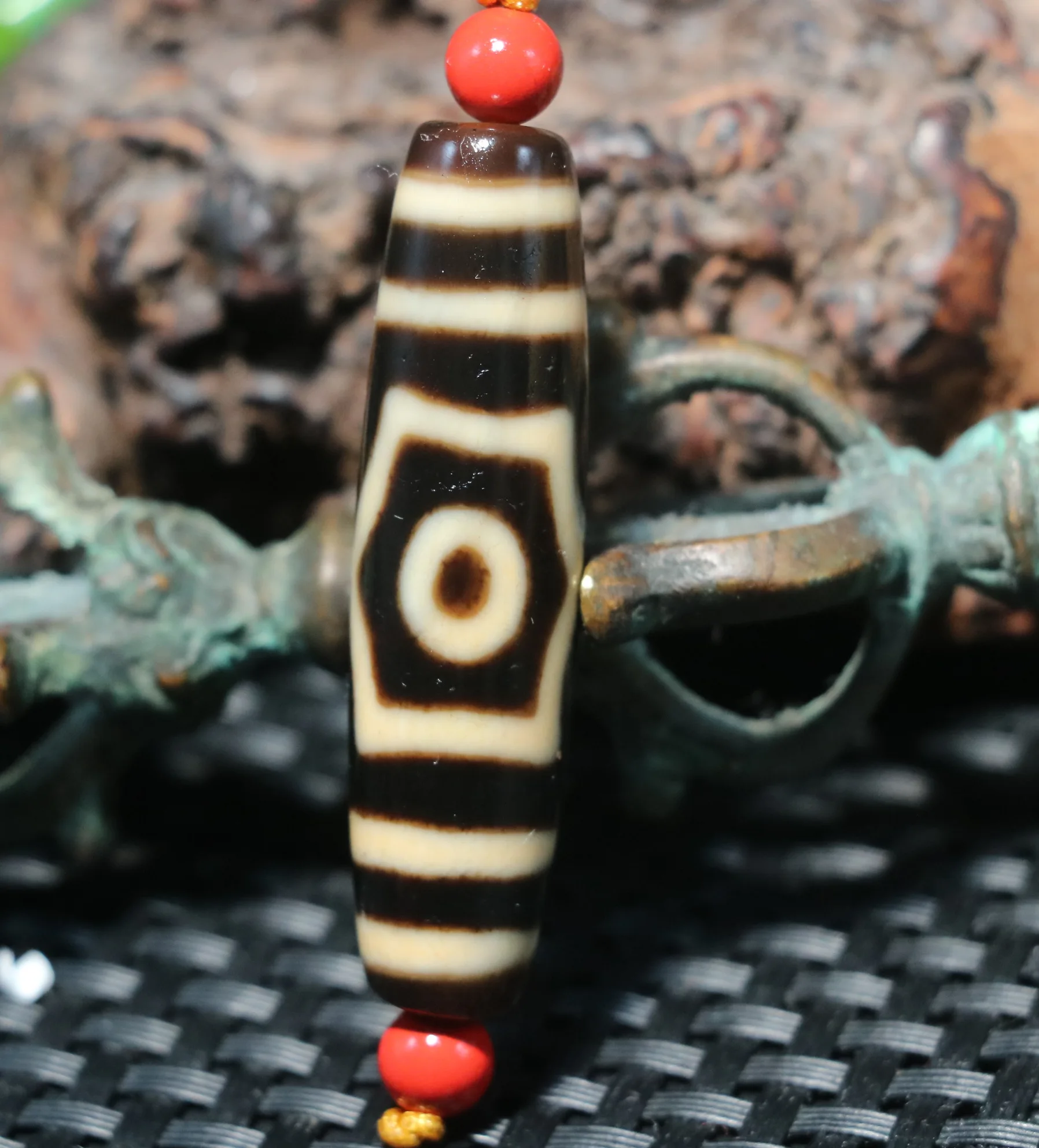 

LKbrother Talisman Energy Tibetan Top Old Agate Ivory Color Buddha Cap 3 Eyed dZi Bead Totem AmuletPrecious Jewelry Gem