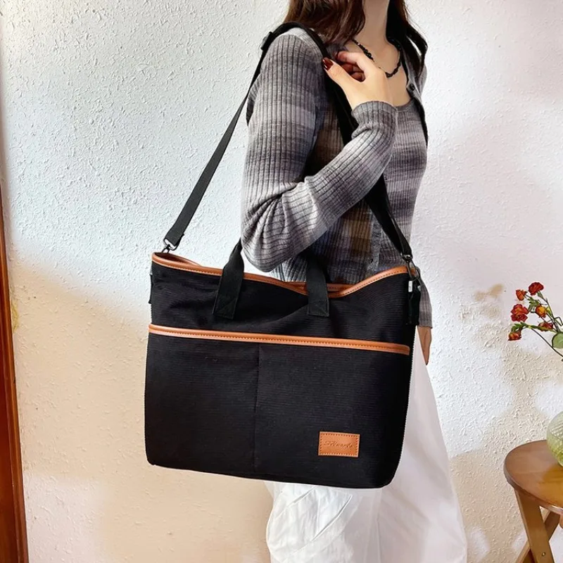 

Chic Ladies Shoulder Bag By Famous Designer Leather Handbag For Women - Elegant Crossbody Tote Messenger Classic