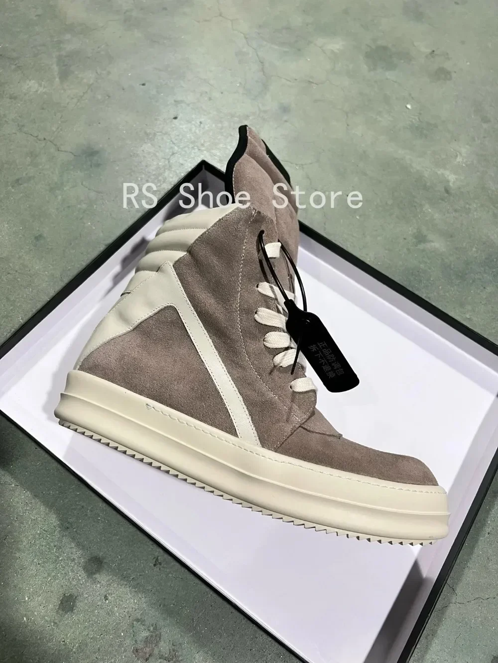 Ro الرجال حذاء رياضة براون الجلد المدبوغ عالية أعلى حذاء الدانتيل يصل النساء حذاء كاجوال التصميم الكلاسيكي الأحذية سستة البقرة المدبوغ حذاء بوت بطول الكاحل