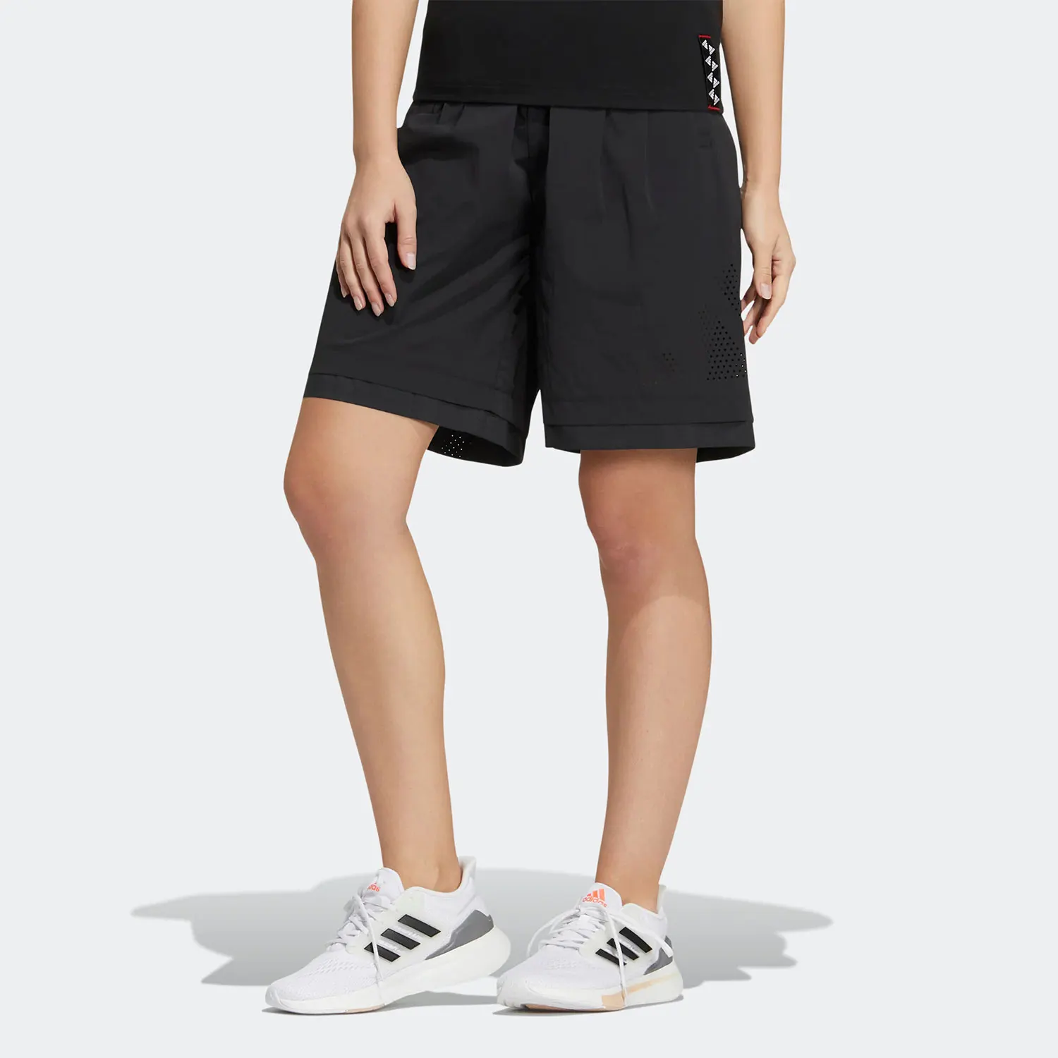 

Оригинальные женские дышащие шорты Adidas для спортивных тренировок, модель HE9962.