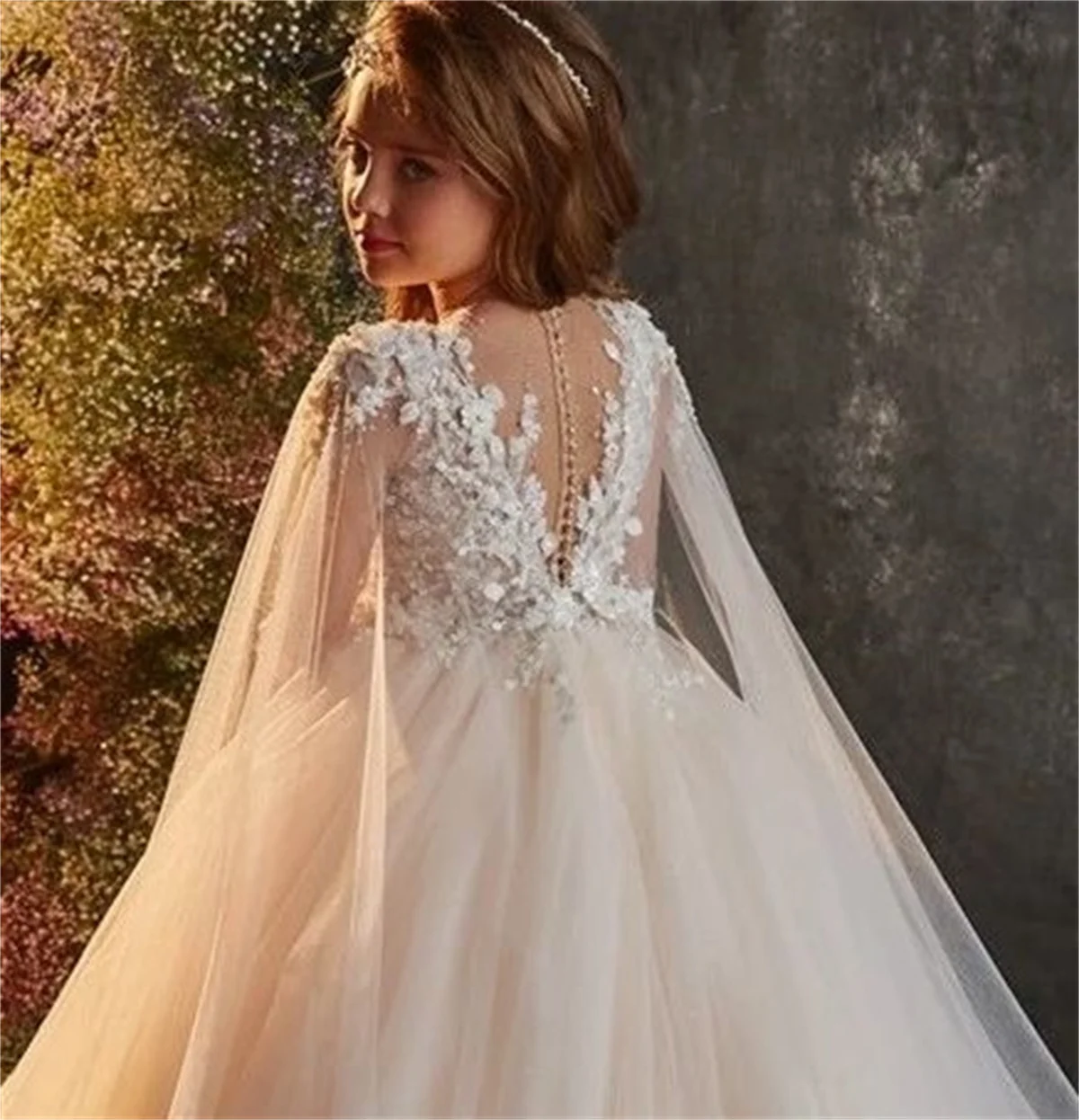 

Champagne Fluffy Tulle Tail Long Sleeve Round Neck Flower Girl Dress Wedding Bridesmaid Birthday Supper Luxury Dress