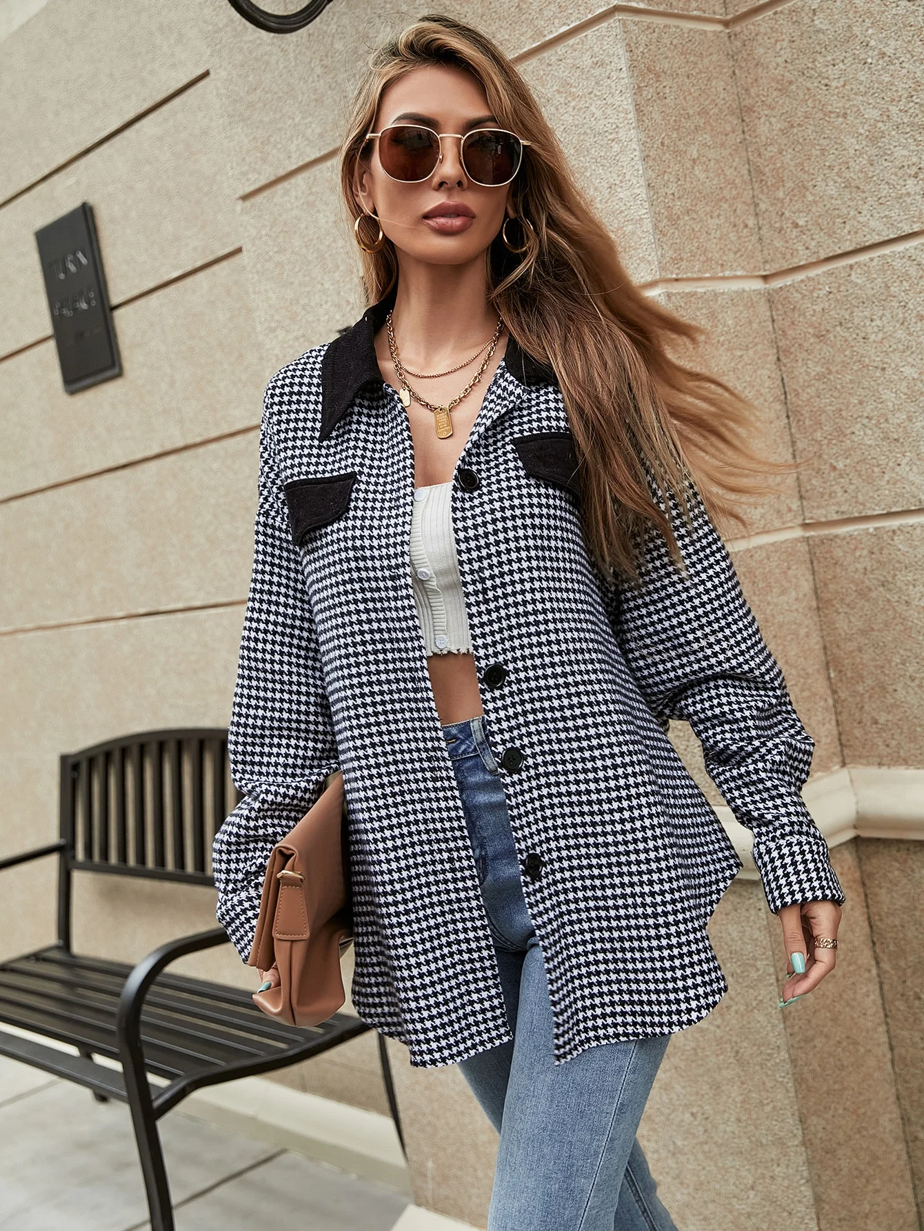 เสื้อแจ็คเก็ตทรงหลวมสไตล์ลำลองและอเนกประสงค์สำหรับผู้หญิงในฤดูใบไม้ร่วงและฤดูหนาว โดดเด่นด้วยสไตล์อเมริกันย้อนยุคพร้อมลวดลายพันเส้น