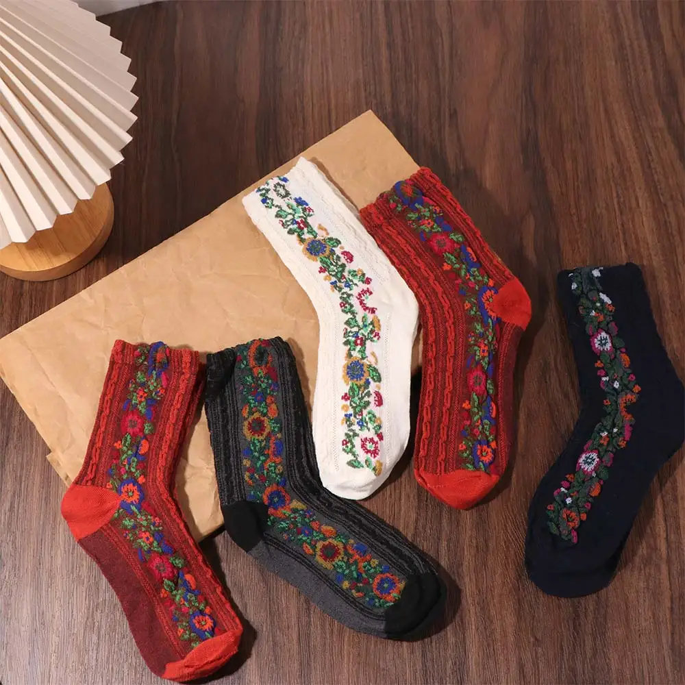 

5 пар винтажных носков с цветочной вышивкой, впитывающие пот, в этническом стиле Харадзюку, уличная одежда, высокоэластичные носки средней длины