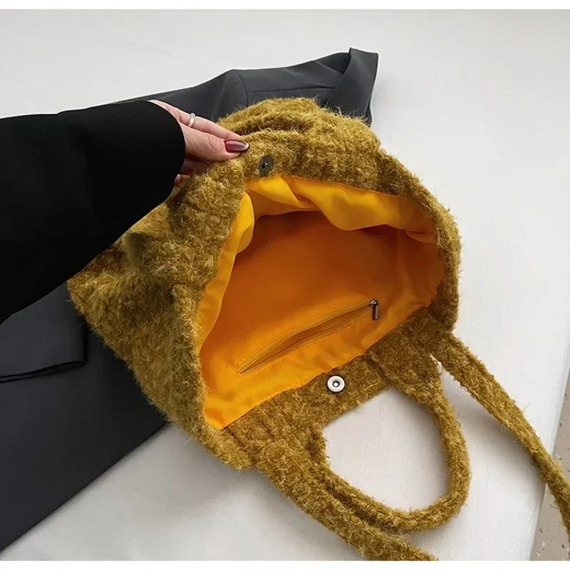 Winter Woolen Hand-held Large Capacity Bag for Women 2024 New Trendy Tote Bag, Single Shoulder Plush Bag Mode Tote Sac