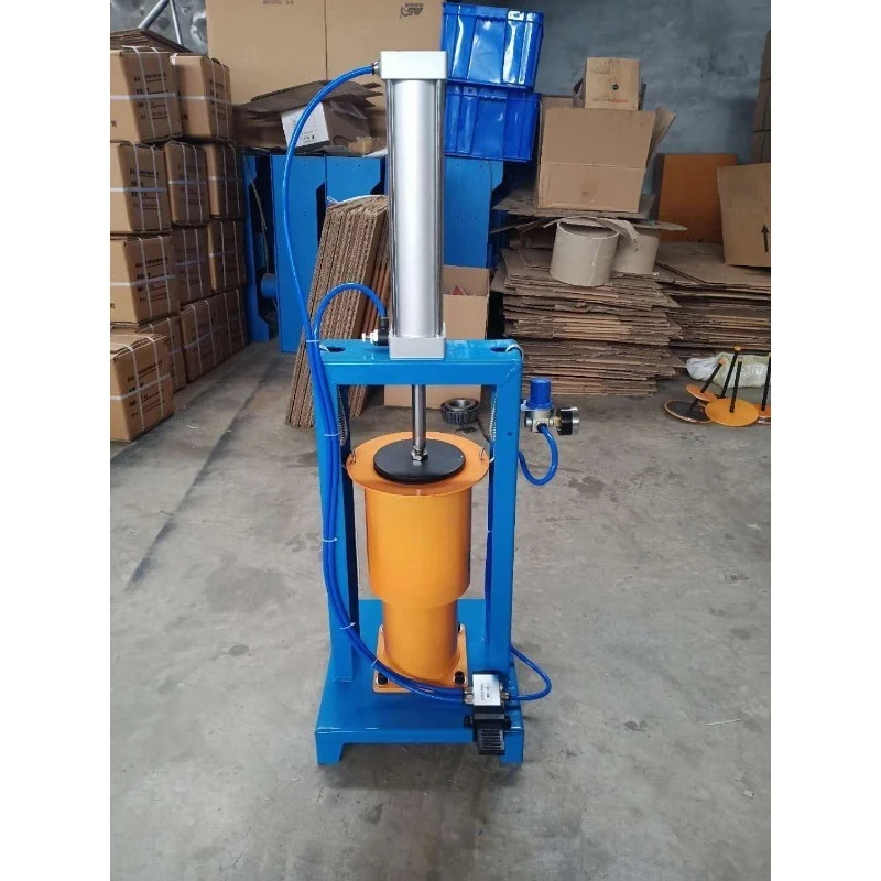 Pneumatic bearing oil dispenser, butter dispenser, bearing oil dispenser, auto maintenance tools, auto repair tools