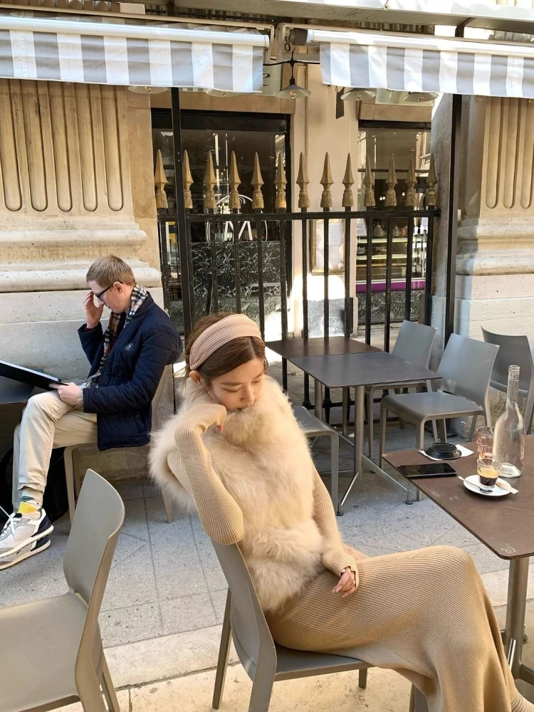 2025 Winter Trend Breathable Faux Fox Fur Cape with Architectural Silhouette Adjustable Drop Shoulder Design for Women