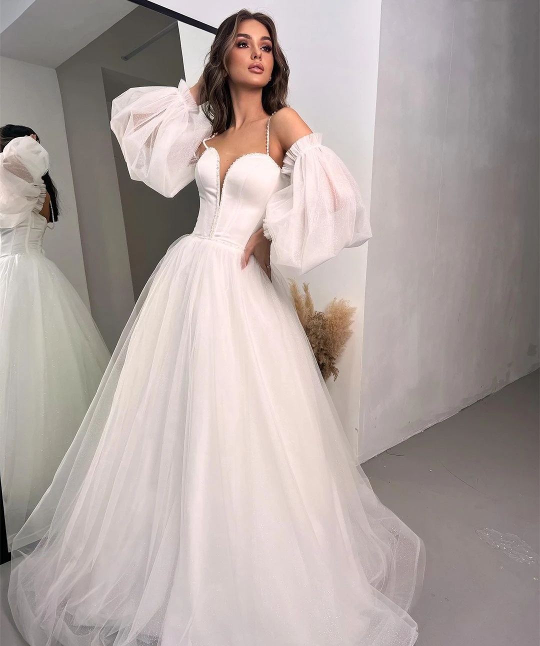 Puffärmel A-Linie Spaghettiträger Brautkleid 2025, bodenlange Brautkleider, hochwertige rückenfreie Robe De Mariee, Weiß