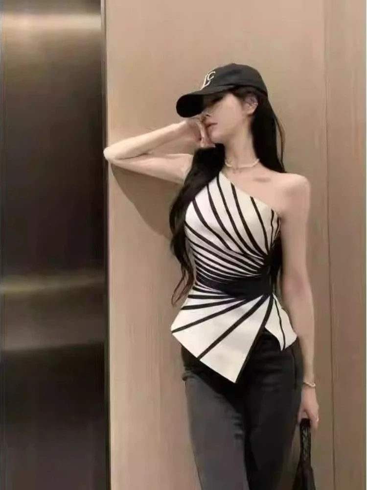 Designer Irregular Elegant One-shoulder Tank Top for Women, White Summer Off shoulder Sleeveless T shirt Casual Basic Tee Blouse