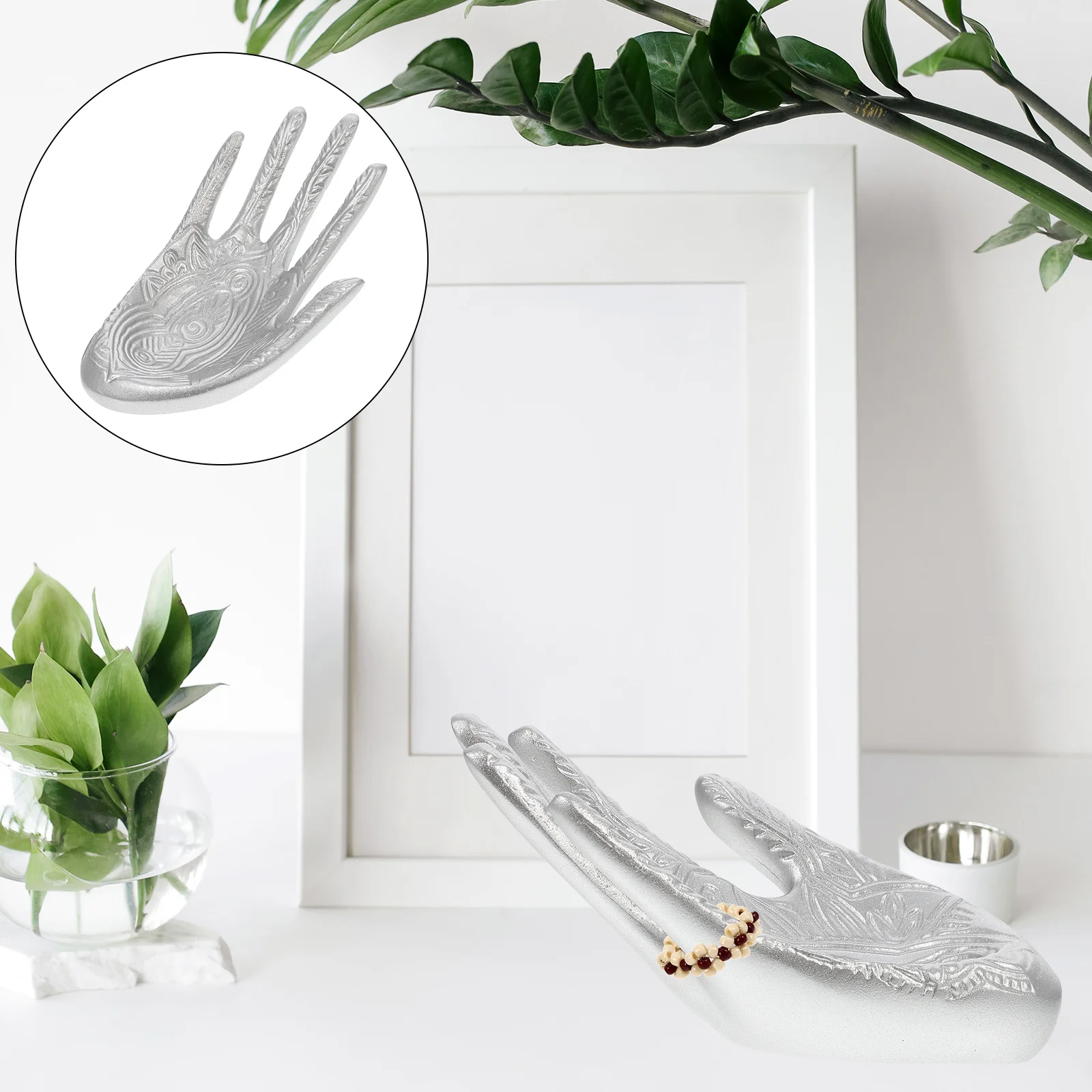 

Ring Hand Holder Resin Material Vivid Hand Jewelry Display Stand Ring Organizer for Store Home Countertop Decor