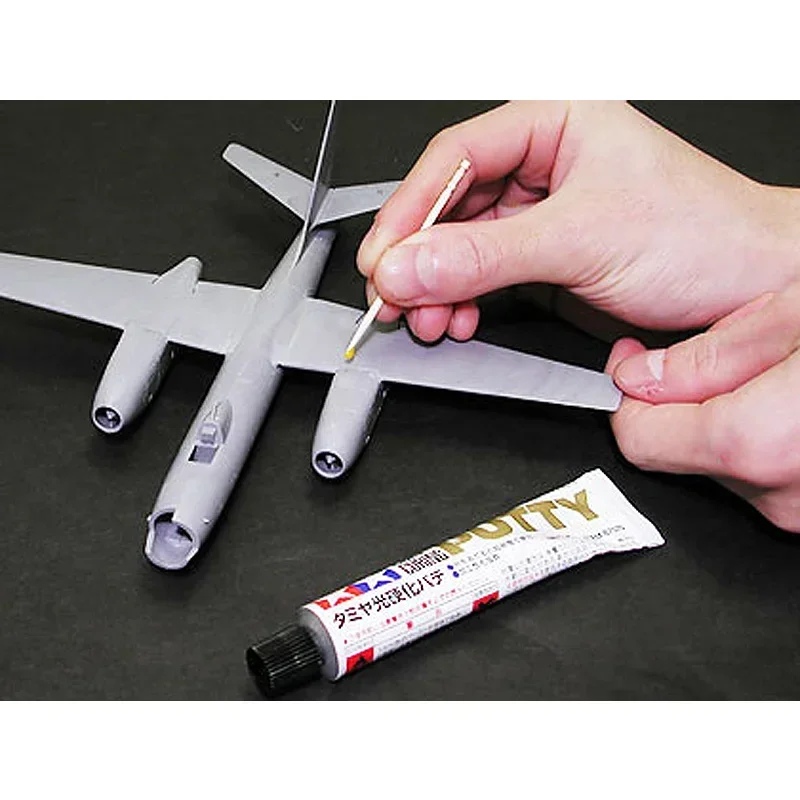 Tamiya 87076 Mastice fotopolimerizzabile Modello ad asciugatura rapida Riparazione Parti di riempimento per strumenti di costruzione di modelli in plastica Accessori fai da te 34g