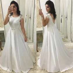 Abiti da sposa semplici personalizzati taglie forti bianchi A Line maniche ad aletta in pizzo scollo rotondo abiti da sposa da sposa in raso Sweep Train