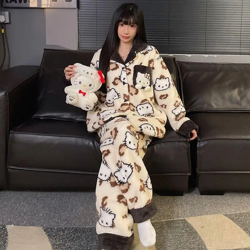 Herfst- en winternachtkleding Dames koraalfleece met verdikte fleece 2025, nieuwe flanel winterwarme thuispakset Sanrio-sets
