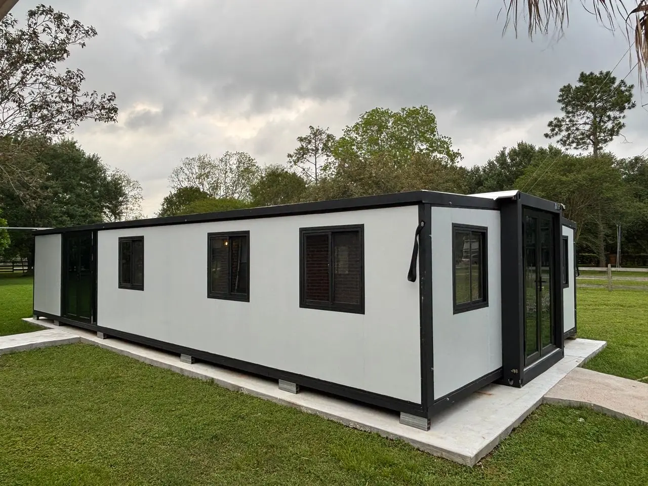 YG Customized Expandable Prefab House 19x20ft Two Bedrooms Modular Tiny Home With Bathroom Kitchen Fast Install Container Villa
