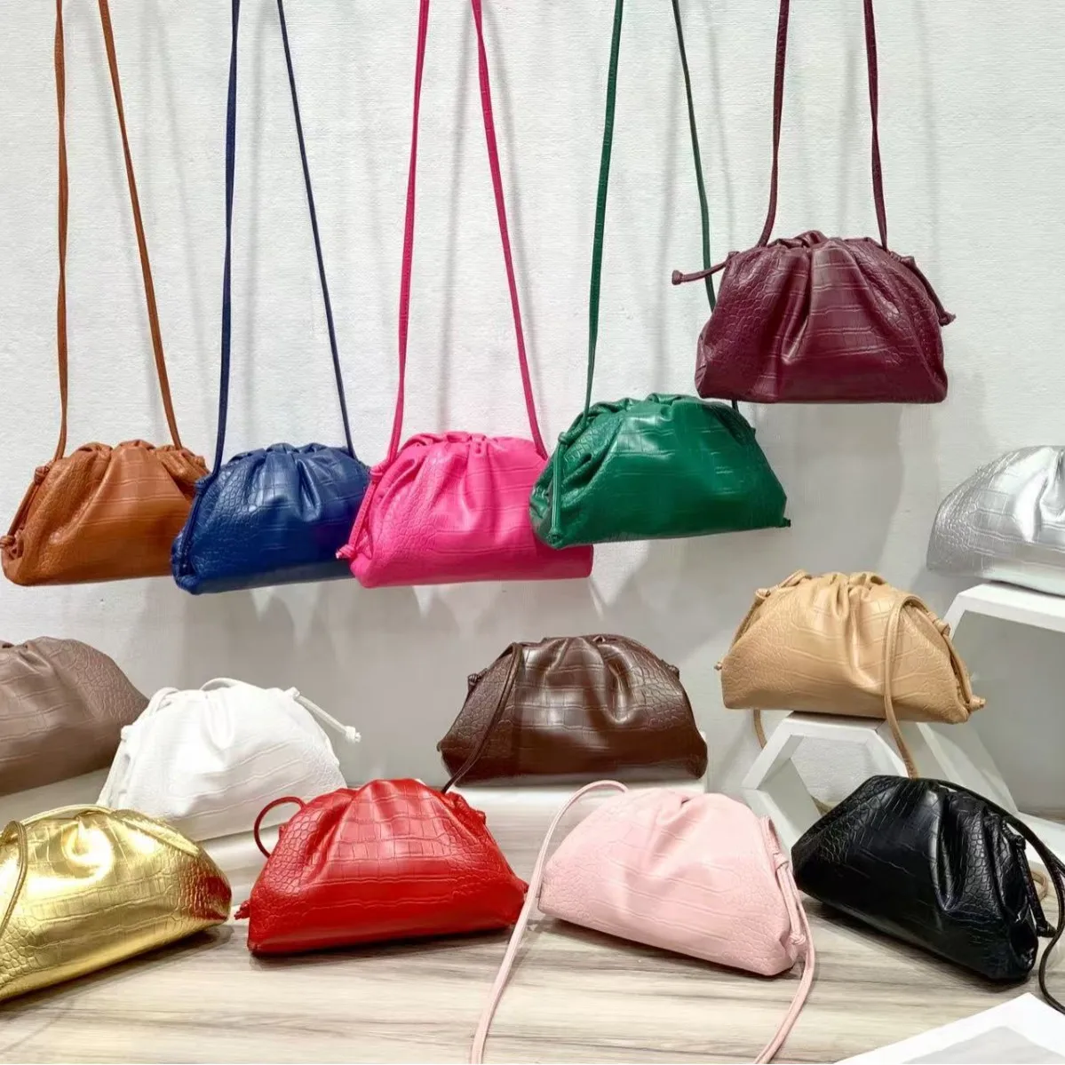 

Женская сумка для пельменей с облачным узором, однотонная мягкая сумка через плечо из крокодиловой кожи, модная универсальная большая сумка