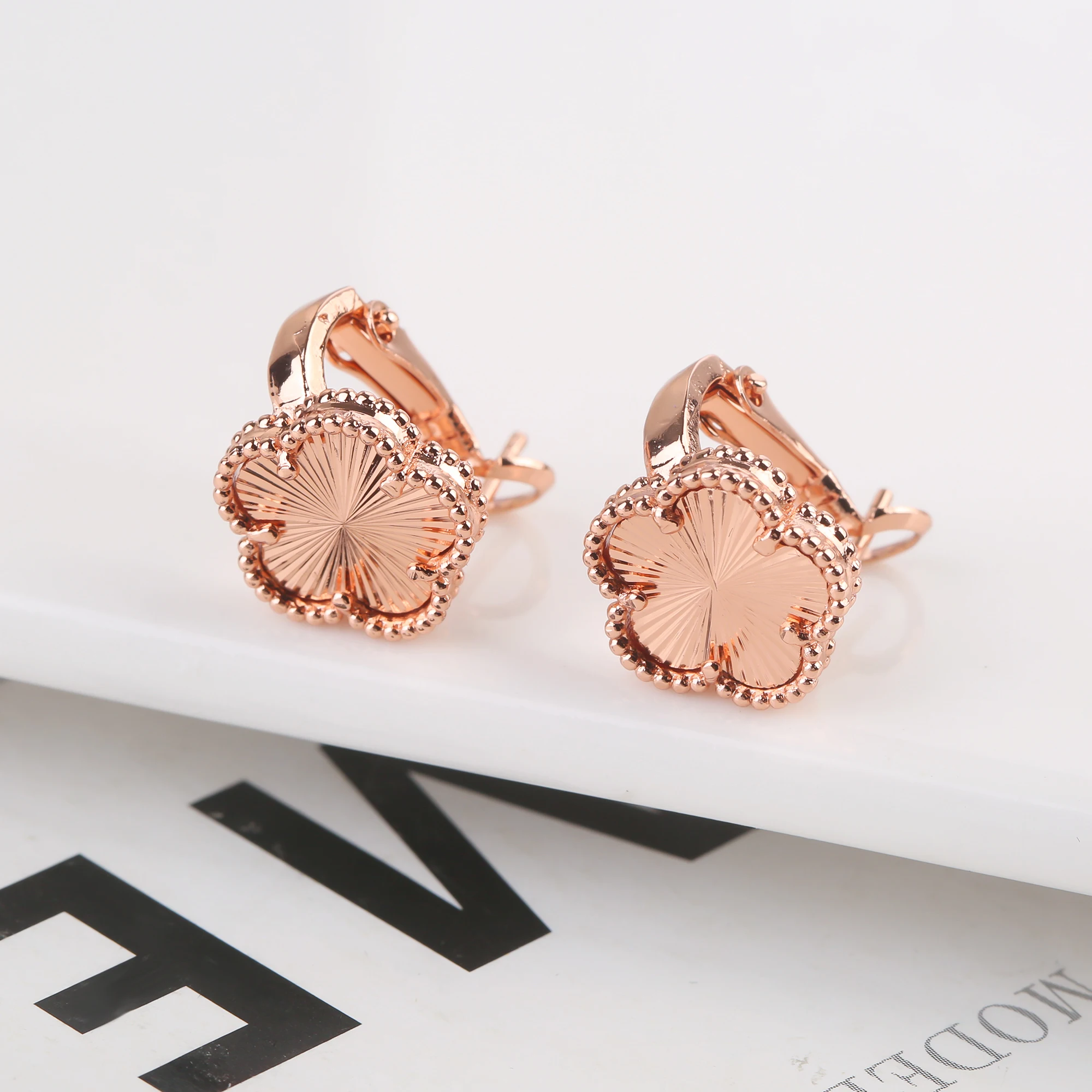 Women's Shiny Metal Plant Five Leaf Flower Set