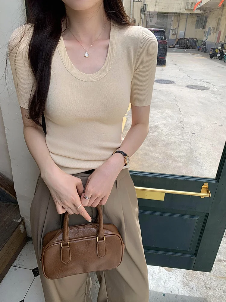 

Chic Korean Style Women's Knitted Short Sleeve Slim Fit Top Shoulder Width Regular Length Summer Soft Fragrance Style Top