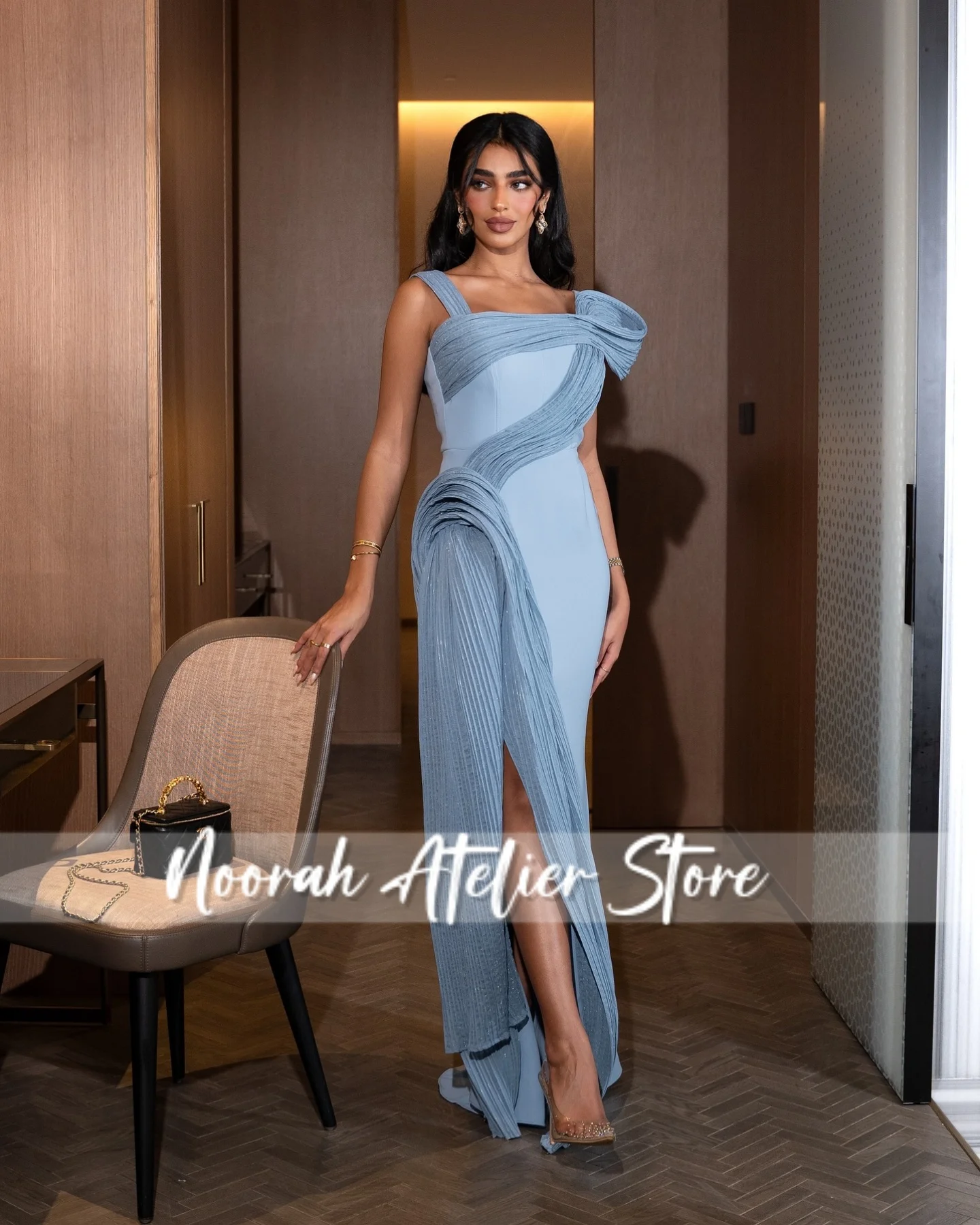 فساتين سهرة عصرية مزينة بالرسن الأزرق في دبي 2025 فستان زفاف للحفلات الراقصة فساتين سهرة للمناسبات الخاصة حسب الطلب