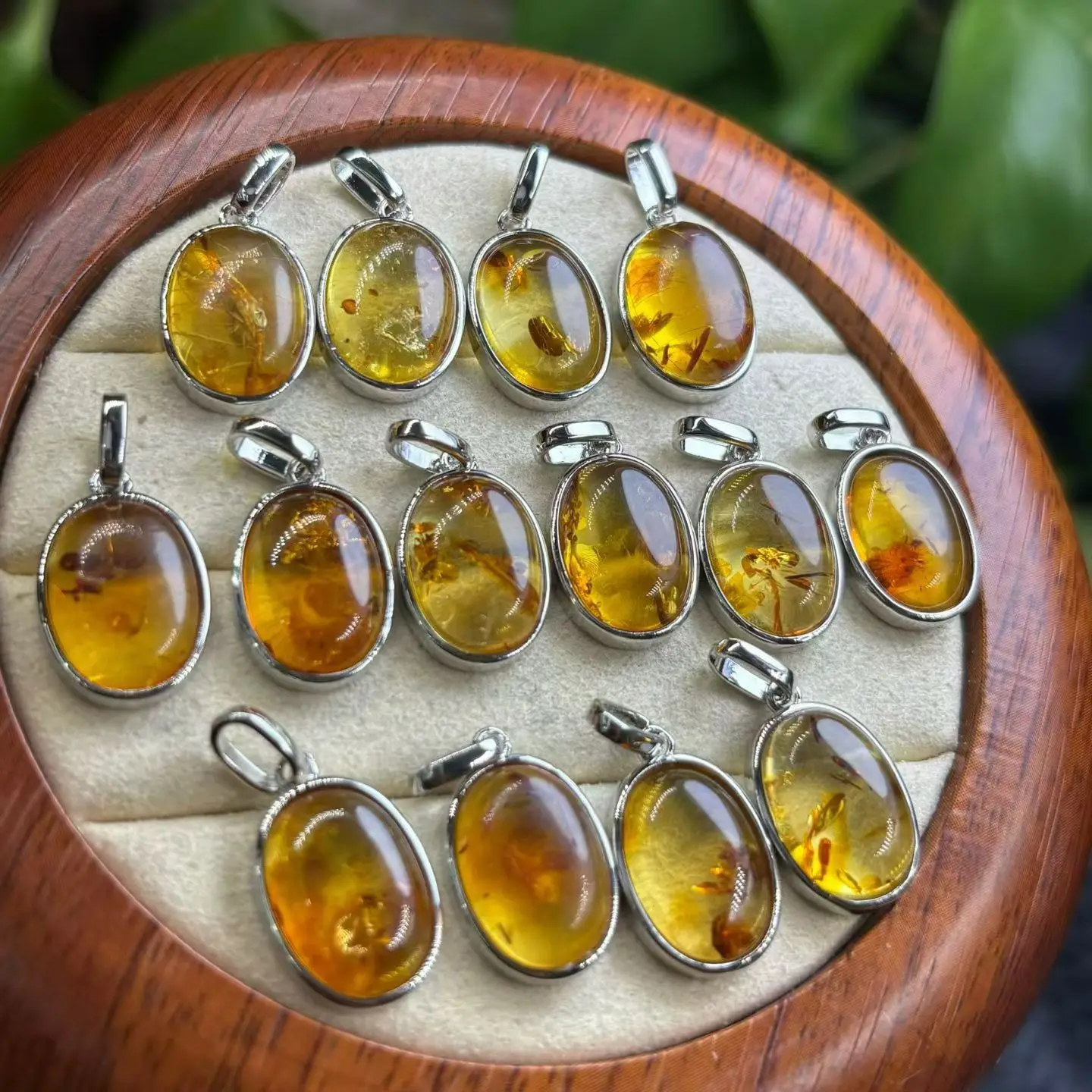 

1 Pc Fengbaowu Natural Flower Amber Oval Cabochon Pendant 10x14MM Reiki Healing Stone Jewelry Gift For Men Women