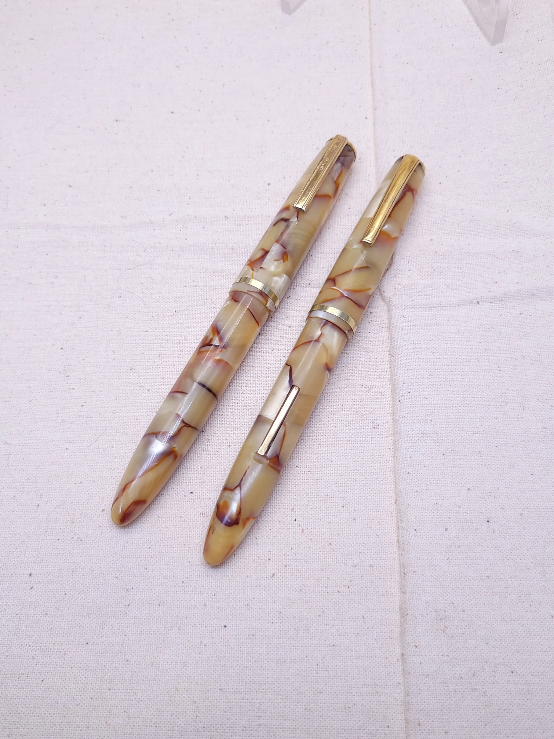 Original Old Stock Japanese Fountain Pen  In The 1950s, Classical White Sailu Small Koi Fountain  Pen