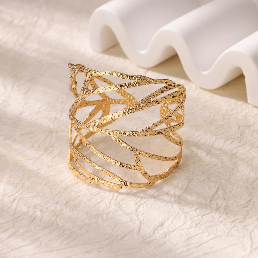 Stainless Steel Wide Bangles f - Vintage Fashion Stores recension och pris