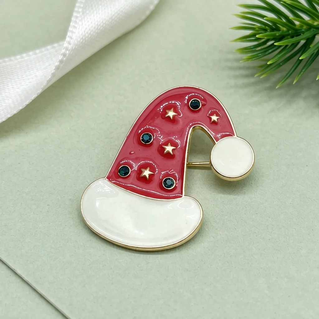 New Christmas Holiday Decorations Brooch Metal Buckle Personalized Silk Clip Wedding Guest Brooch Safety Pin Bag Accessory Anti-Exposure Gadget Versatile Themed Brooch Couple Style European Retro Hidden Buckle Shoe Badge Commuter Ins Minimalist Shoe Metal Badge Light Luxury Waterproof