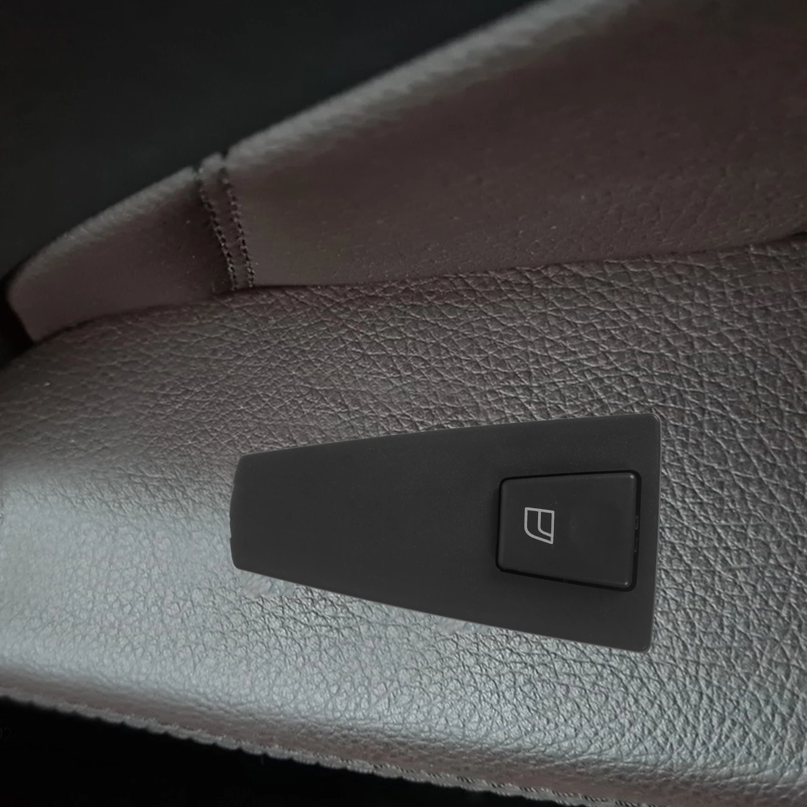

Power Window Switch Passenger Side PP Material Stable Performance Automotive Replacement Car Accessory Safety Protection