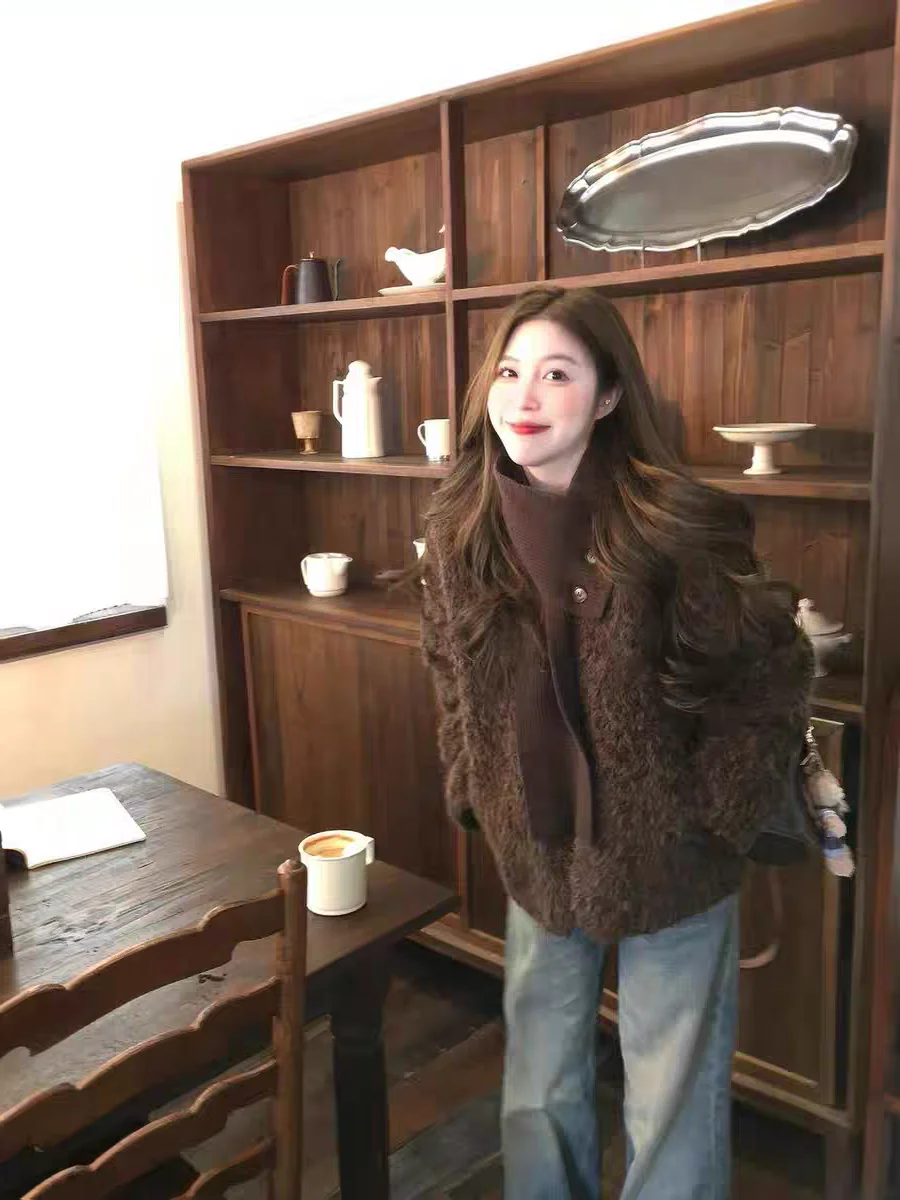 

Женское пальто из утолщенного меха ягненка в ретро-стиле, свободного кроя, модная зимняя верхняя одежда с воротником-шарфом, длинными рукавами и застежкой на пуговицах