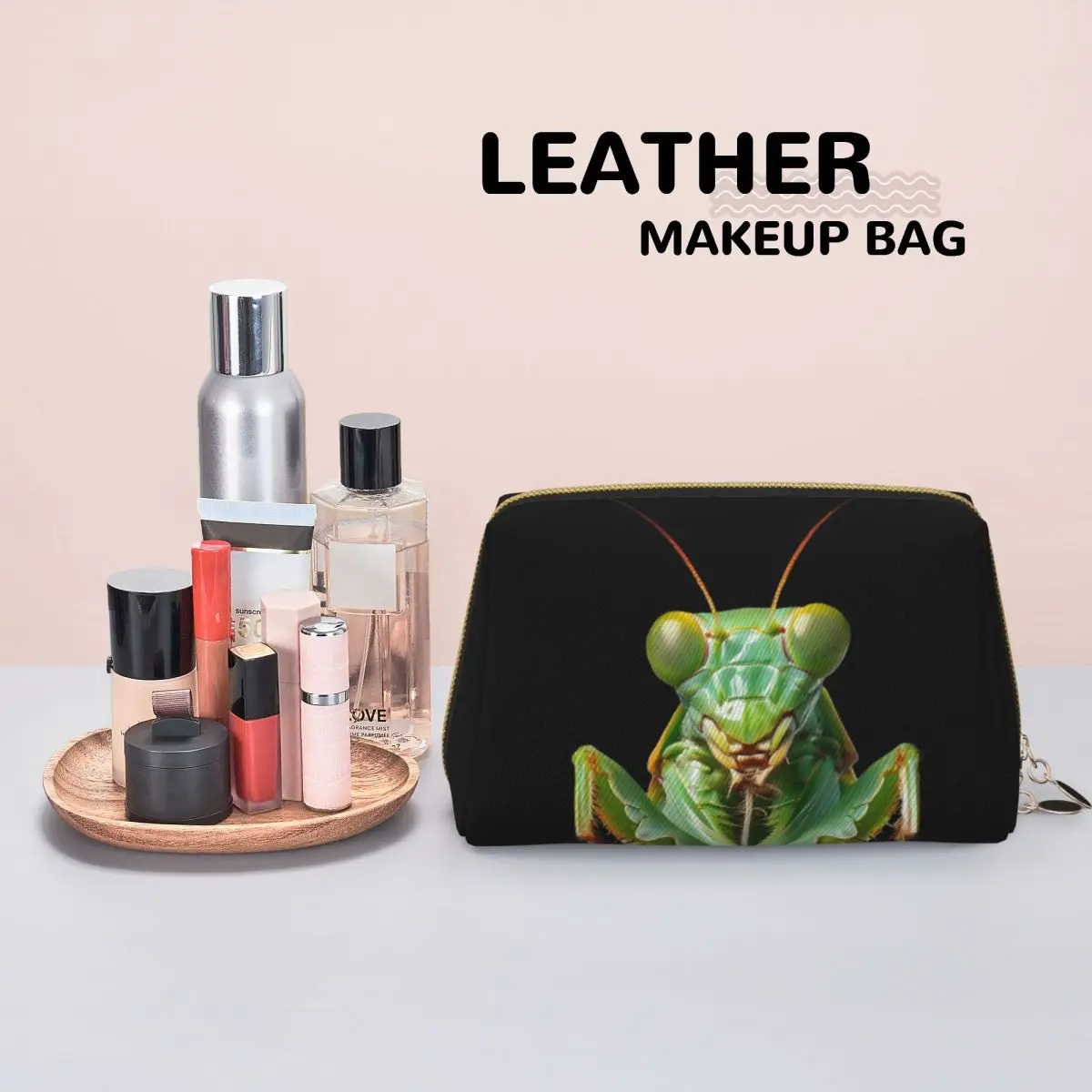 Green Praying Mantis, Eerie Insect Art Women Cosmetic Bag Travel Makeup Organizer Pouch Toiletry Storage Dopp Kit Box