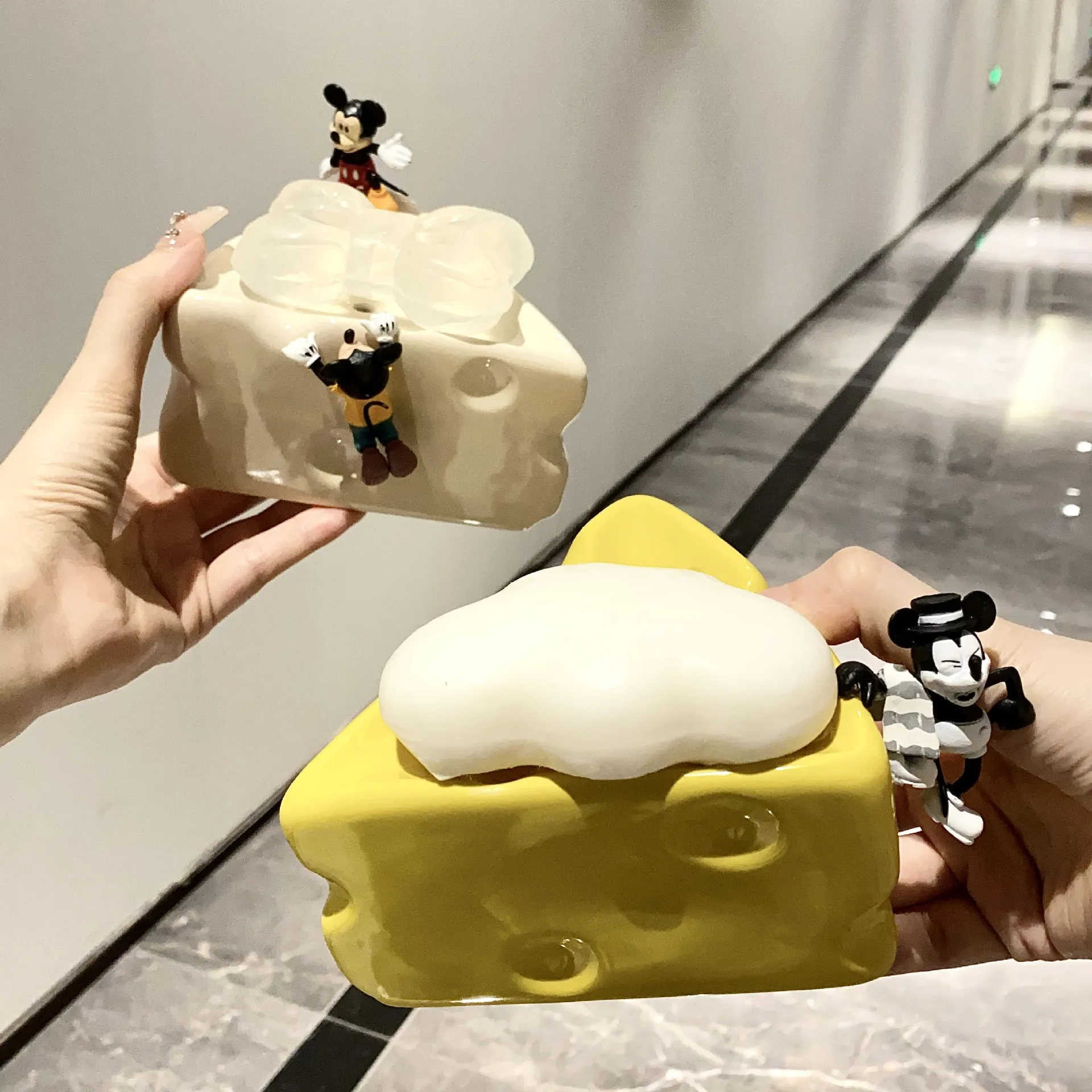 Cheese Soap Box Household High-end Toilet Drain Soap Box Non-punching Toilet Ceramic Soap Box