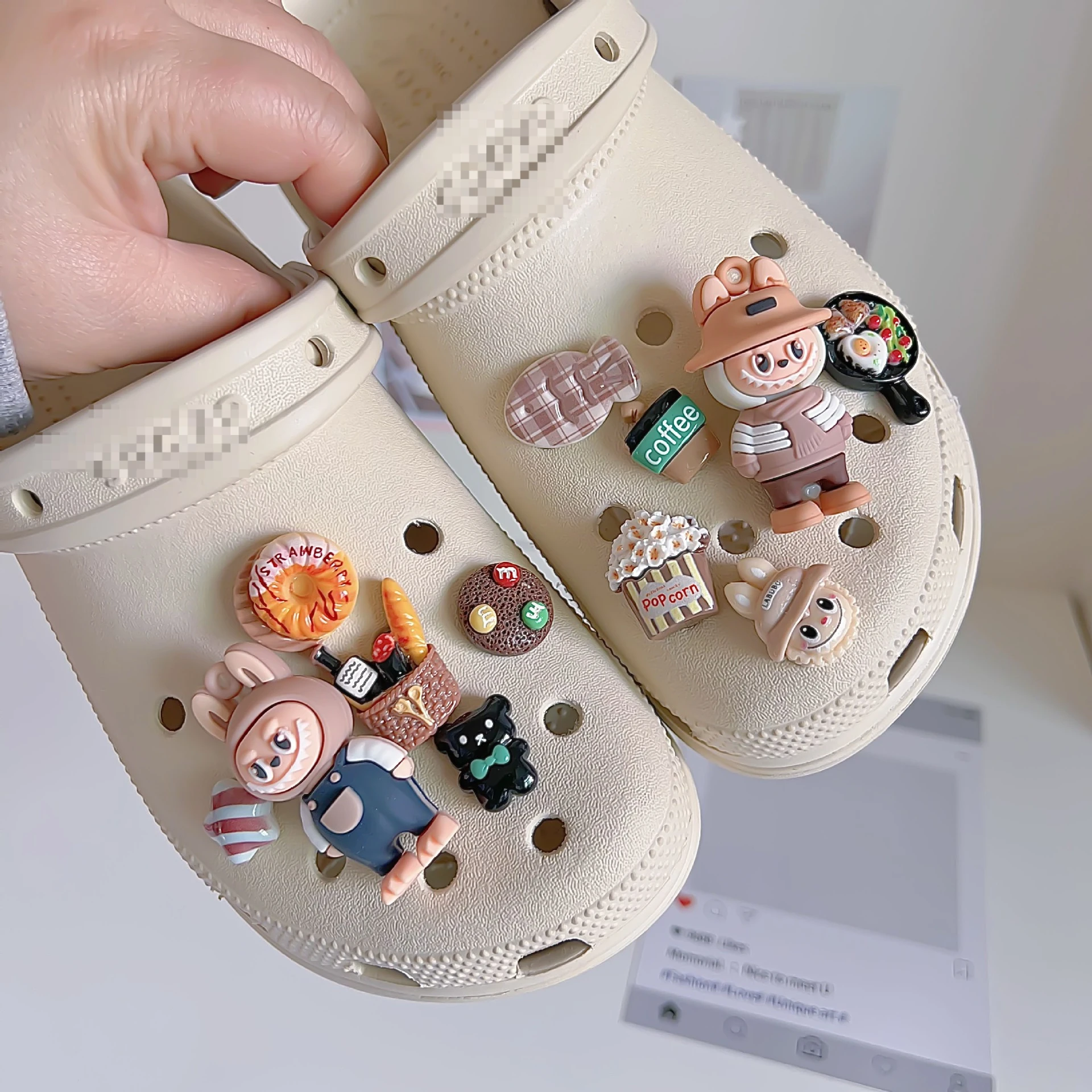 Accessoires de chaussures à trous, décorations florales de chaussures, décorations de chaussures tridimensionnelles transparentes et mignonnes de dessin animé, nouvelle collection, offre spéciale