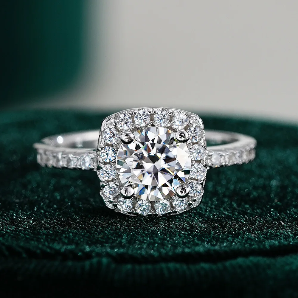 

S925 Pure Silver Plated Pt950 Gold Women's 1-carat Ring Four Claw Luxury Small Sugar Square Package Moissanite Ring