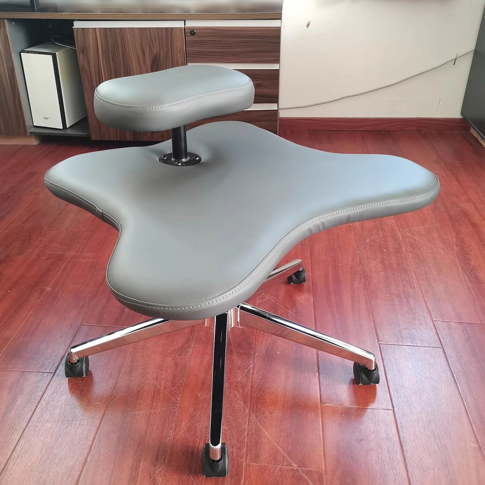 Ergonomic Cross Legged Chair for Office Furniture Kneeling Chair with Adjustable Height for Computer Workers Meditation Yoga