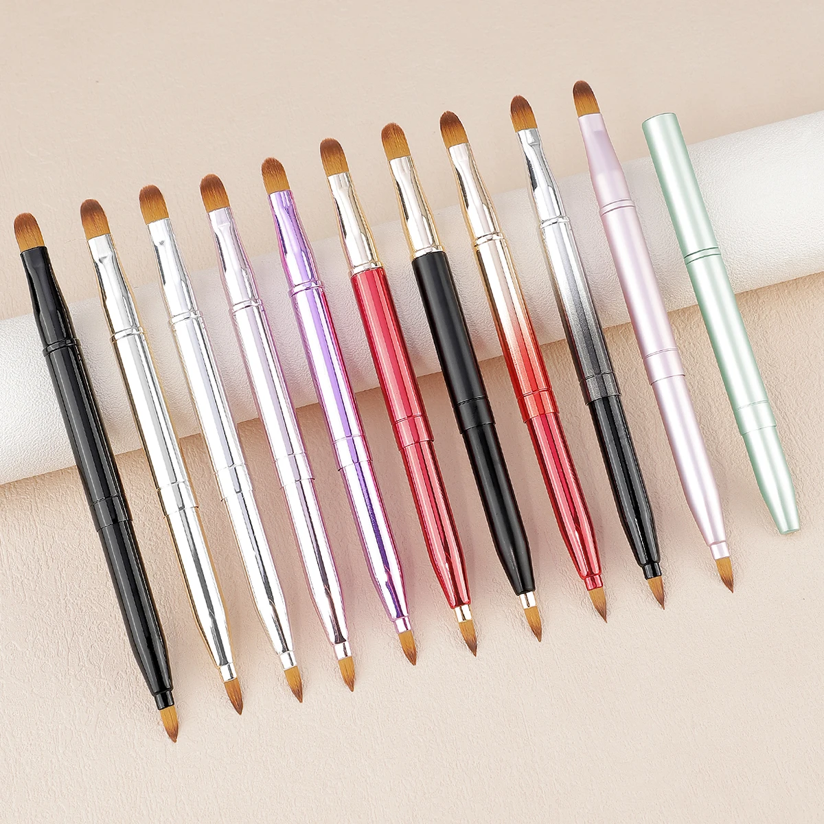 2 in 1 Double-headed Retractable Lip Brushes Blush Makeup Concealer Eyeshadow Eyeliner Foundation Cosmetic Brush