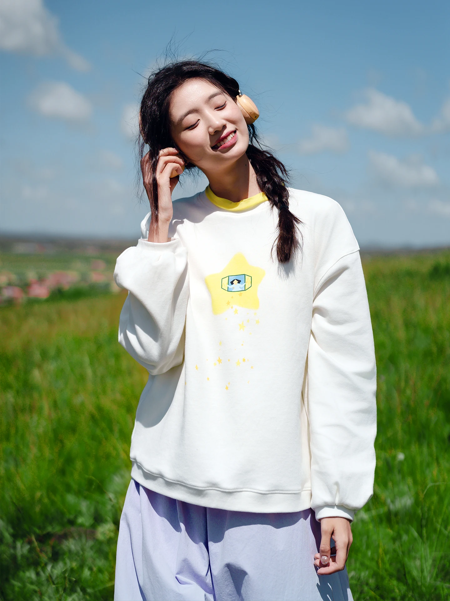 

Ультракомфортная белая толстовка с принтом для женщин, оригинальный дизайн с иллюстрациями, хлопковая смесовая ткань, длинный рукав, круглый вырез, свитшот