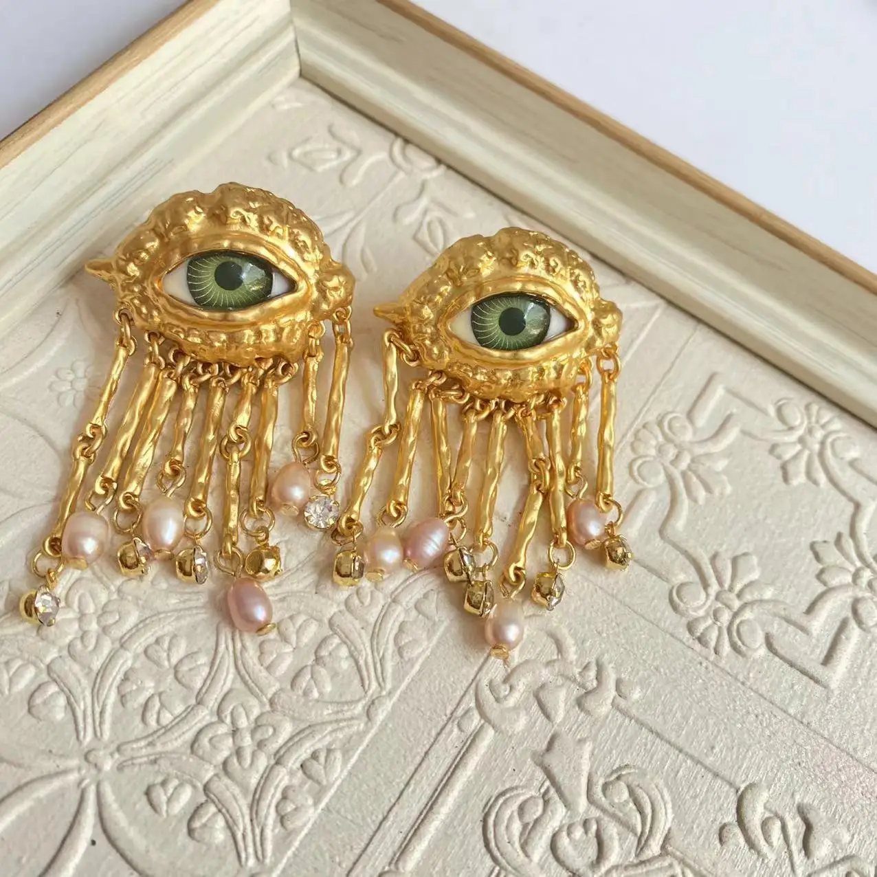 

Vintage Devil's Eye Drop Dangle Long Earrings Exaggerated Golden Earrings for Women